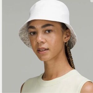 Lululemon Both Ways Reversible Bucket Hat White/Cheetah Camo Antique White